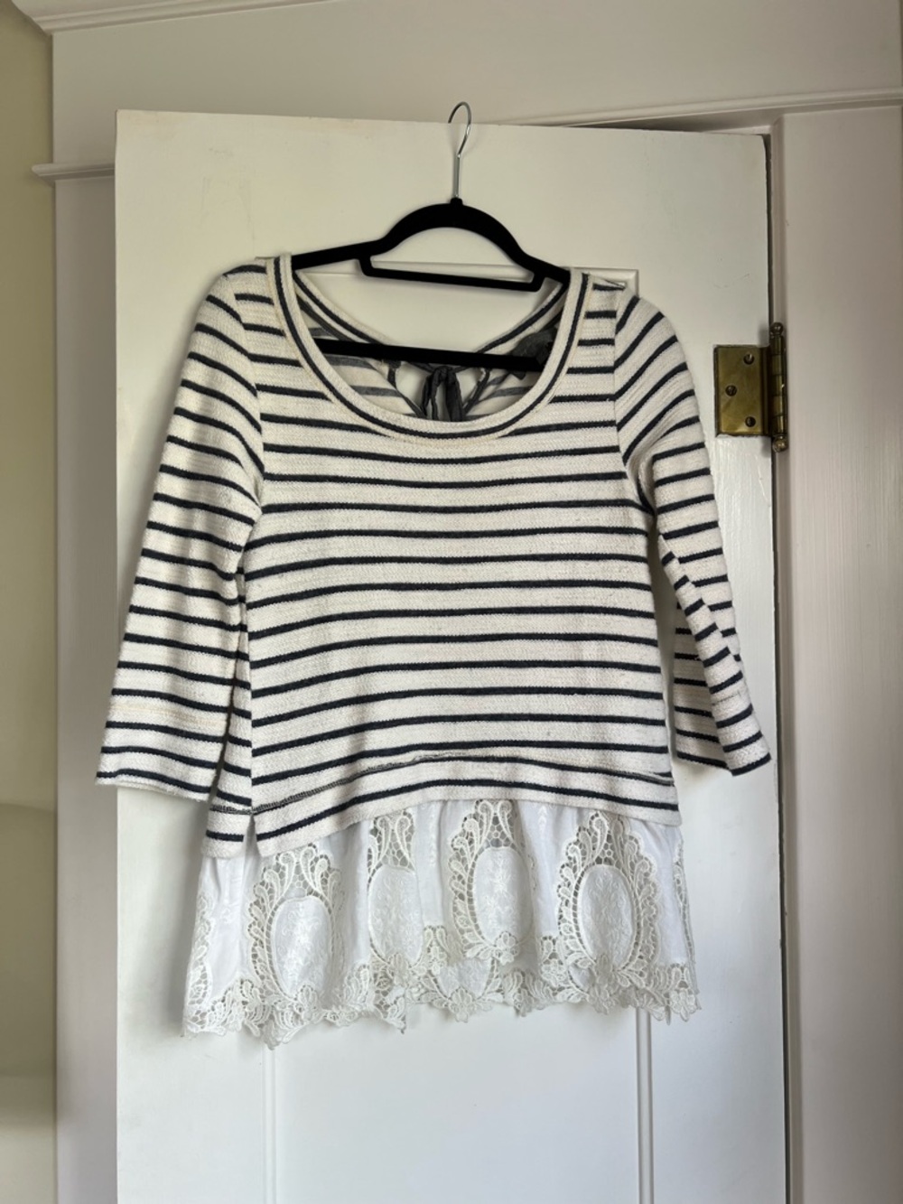 Striped Lace-Hem Tunic Top - White & Black